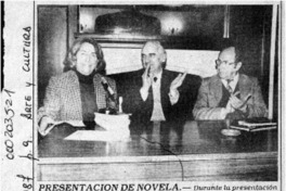 Presentada obra "Album de fotografías"  [artículo].