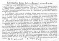 Embajador Jorge Edwards con universitarios