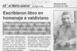 Escribieron libro en homenaje a valdiviano  [artículo].