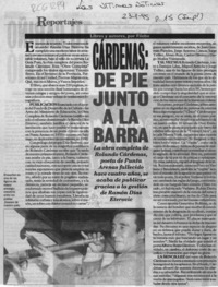 Cárdenas, de pie junto a la barra  [artículo] Filebo.