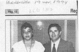 Poetisa Mercedes Escobar lanzó su creación "Pétalos de tiempo"  [artículo].