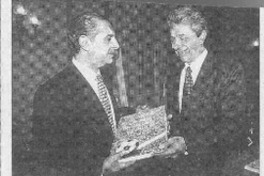 ANFP presentó libro del centenario del fútbol  [artículo].