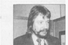 Los escritores eligen su propio Premio Nacional  [artículo] Elías Barticevic.