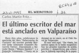 El último escritor del mar está anclado en Valparaíso  [artículo] Claudio Solar.