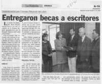Entregaron becas a escritores