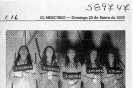 Director niega presiones en cambio de su obra  [artículo]