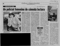 Un policial femenino de cómoda lectura
