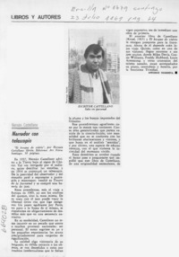 Narrador con telescopio