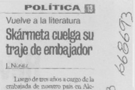 Skármeta cuelga su traje de embajador