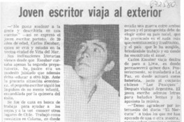 Joven escritor viaja al exterior.