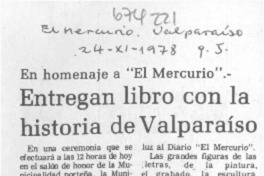 Entregan libro con la historia de Valparaíso.