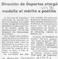 Dirección de deportes otorgó medalla al mérito a poetisa.