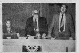 Chile nació de una mujer, tal cual criatura, larga, flaca y quijotesca.