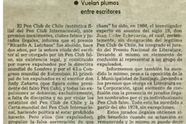 Vuelan plumas entre escritores.