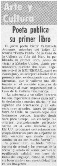 Poeta publica su primer libro.