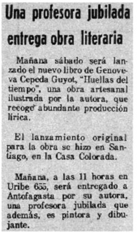 Una profesora jubilada entrega obra literaria.