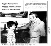 Precoz poeta Antilef visitó al Intendente.