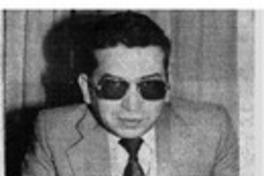 Profesor edita libro de teatro.