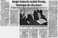 Sergio Vuskovic recibió Premio Municipal de Literatura