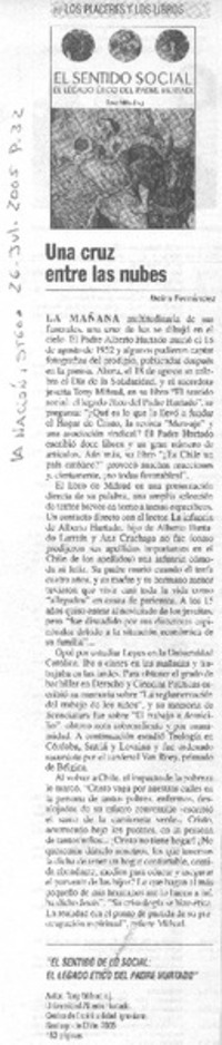 Una cruz entre las nubes