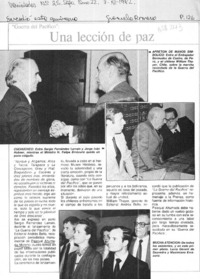 Una lección de paz  [artículo] Graciela Romero.