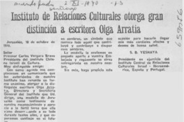 Instituto de Relaciones Culturales otorga gran distinción a escritora Olga Arratia.