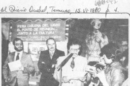 Josseau presentó insólito libro.