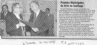 Premios municipales de arte en Santiago  [artículo].