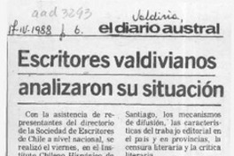 Escritores valdivianos analizaron su situación