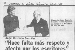 "Hace falta más respeto y afecto por los escritores"