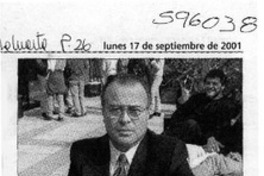 Profe Campusano lanzó libro en su Iquique natal  [artículo]