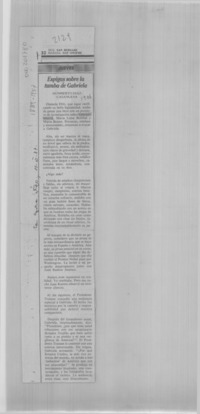 Espigas sobre la tumba de Gabriela