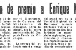 Entrega de premio a Enrique Neiman.