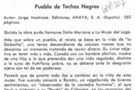 Pueblo de techos negros.