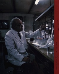 Hermann Niemeyer cumple 70 años, el valor de la ciencia  [artículo] Marcelo Vicente Maturana.