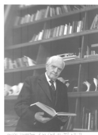 Un punto para ver el universo  [artículo] Miguel Laborde.