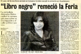 "Libro negro" remeció la Feria  [artículo] René Naranjo S.
