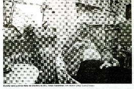 Con la que está cayendo  [artículo] Elvira Lindo.