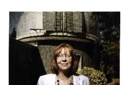 María Teresa Ruiz debuta en literatura infantil  [artículo].