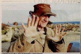 Antipoeta Nicanor Parra recibió premio Pablo Neruda  [artículo]