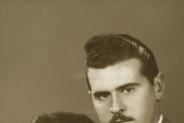 [Hombre y mujer posando [Matrimonio]