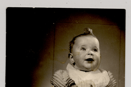 [ Sr. Aparici fotografiado de guagua]