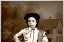 [Niño disfrazado de torero]