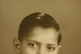 [Niño con abrigo y bufanda]