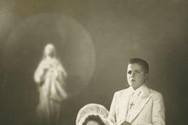 [Dos hermanos de Primera Comunión]