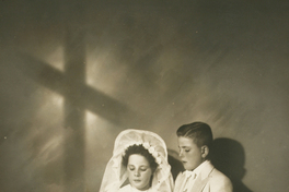 [Dos hermanos de Primera Comunión]