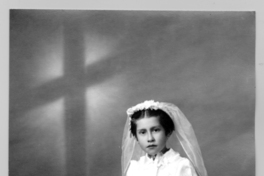 [Niña de Primera Comunión]