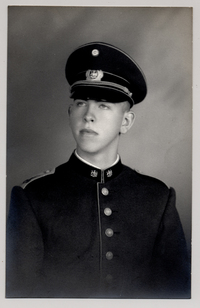 [Cadete de la Escuela Militar]