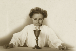 [Niña de Primera Comunión]