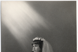 [Niña de Primera Comunión]